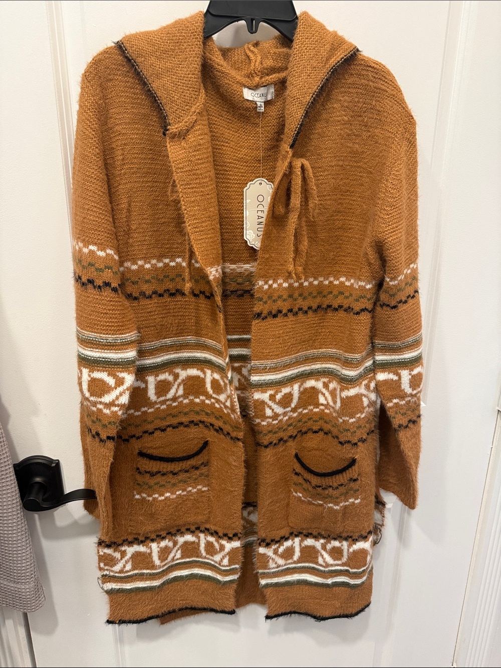 Cozy Hooded Rust-Patterned Women’s Sweater Cardigan.
